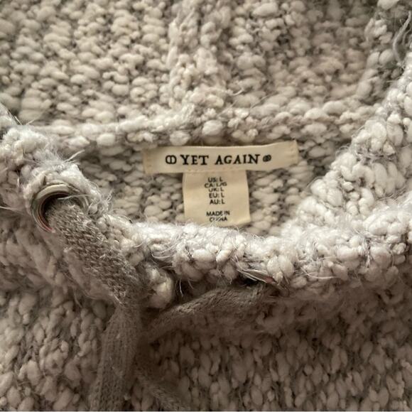YET AGAIN Soft White/Gray Hooded Cropped Pullover Sweater w/PomPom sz Large - Picture 4 of 10
